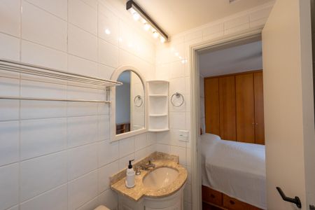 Apartamento à venda com 75m², 3 quartos e 2 vagasBanheiro da Suíte