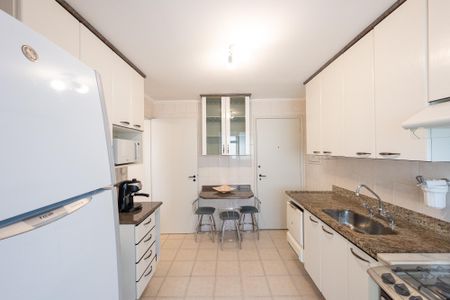 Apartamento à venda com 75m², 3 quartos e 2 vagasCozinha