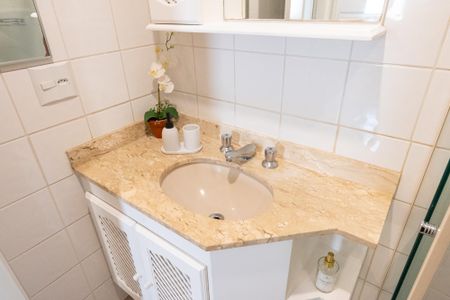 Apartamento à venda com 75m², 3 quartos e 2 vagasBanheiro Social