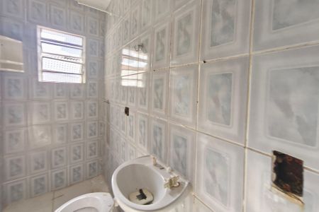 Casa para alugar com 220m², 2 quartos e 3 vagasEdícula - Banheiro