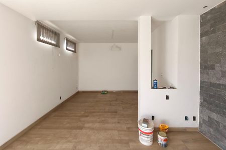 Casa para alugar com 220m², 2 quartos e 3 vagasSala