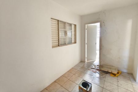 Casa para alugar com 220m², 2 quartos e 3 vagasEdícula - Sala