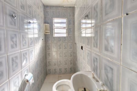 Casa para alugar com 220m², 2 quartos e 3 vagasEdícula - Banheiro