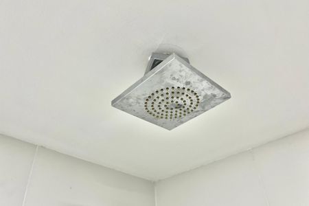 Banheiro de kitnet/studio para alugar com 1 quarto, 26m² em Vila Clementino, São Paulo