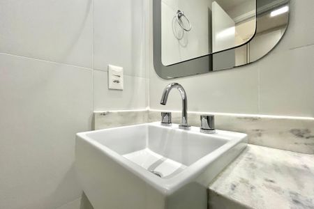 Banheiro de kitnet/studio para alugar com 1 quarto, 26m² em Vila Clementino, São Paulo