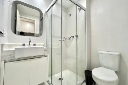 Banheiro de kitnet/studio para alugar com 1 quarto, 26m² em Vila Clementino, São Paulo