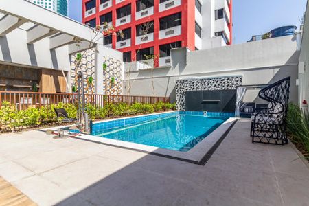 Studio para alugar com 25m², 1 quarto e sem vaga Studio para alugar com 25m², 1 quarto e sem vagaÁrea comum - Piscina