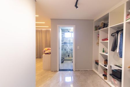 Casa de condomínio para alugar com 215m², 2 quartos e 3 vagasCloset da suíte 2