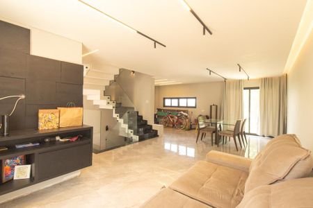 Casa de condomínio para alugar com 215m², 2 quartos e 3 vagasSala