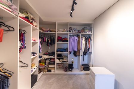 Casa de condomínio para alugar com 215m², 2 quartos e 3 vagasCloset da suíte 2