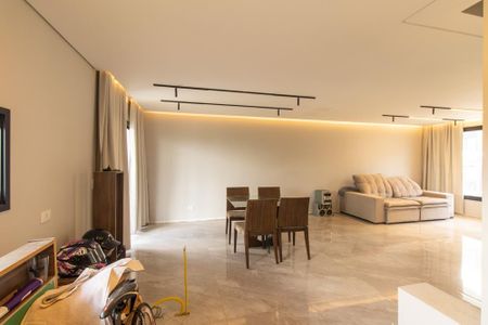 Casa de condomínio para alugar com 215m², 2 quartos e 3 vagasCozinha