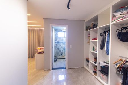 Casa de condomínio para alugar com 215m², 2 quartos e 3 vagasCloset da suíte 2