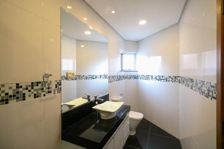 Casa à venda com 383m², 4 quartos e 5 vagasBanheiro da Suíte 1