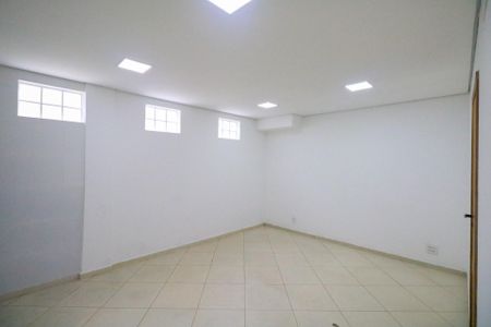 Casa à venda com 383m², 4 quartos e 5 vagasQuarto de Serviço