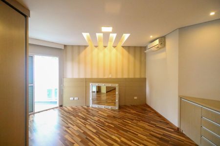 Casa à venda com 383m², 4 quartos e 5 vagasSuíte 1