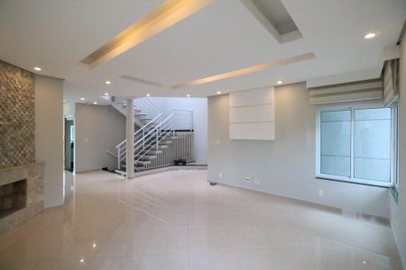 Casa à venda com 383m², 4 quartos e 5 vagasSala