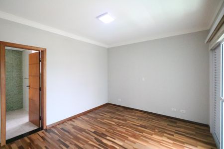 Casa à venda com 383m², 4 quartos e 5 vagasSuíte 3