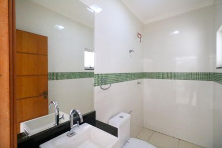 Casa à venda com 383m², 4 quartos e 5 vagasBanheiro da Garagem