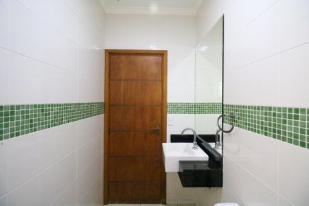 Casa à venda com 383m², 4 quartos e 5 vagasBanheiro da Garagem