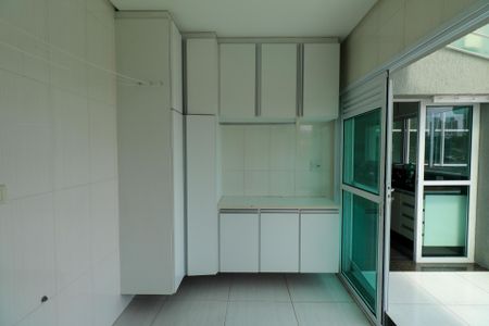 Casa à venda com 383m², 4 quartos e 5 vagasÁrea de Serviço