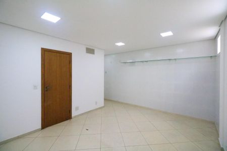 Casa à venda com 383m², 4 quartos e 5 vagasQuarto de Serviço