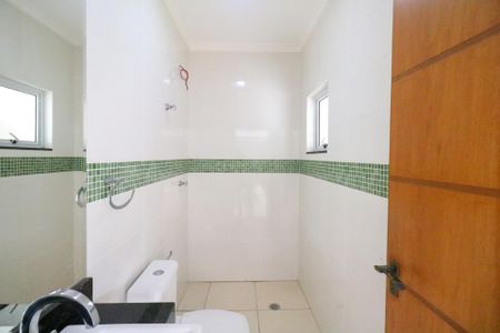 Casa à venda com 383m², 4 quartos e 5 vagasBanheiro da Garagem