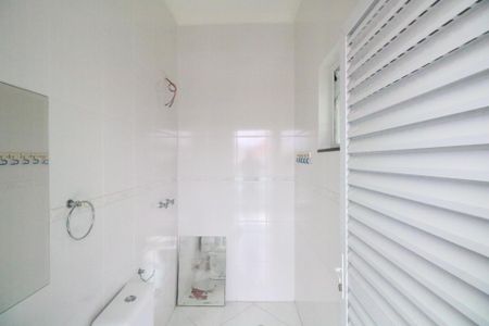 Casa à venda com 383m², 4 quartos e 5 vagasBanheiro de Serviço