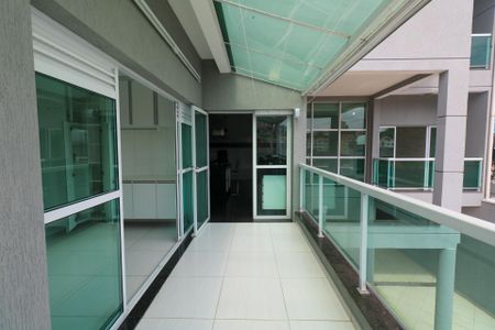 Casa à venda com 383m², 4 quartos e 5 vagasÁrea de Serviço