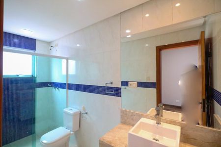 Casa à venda com 383m², 4 quartos e 5 vagasBanheiro da Suíte 2