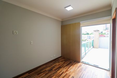 Casa à venda com 383m², 4 quartos e 5 vagasSuíte 2