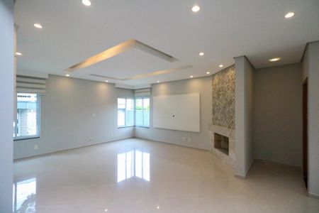 Casa à venda com 383m², 4 quartos e 5 vagasSala