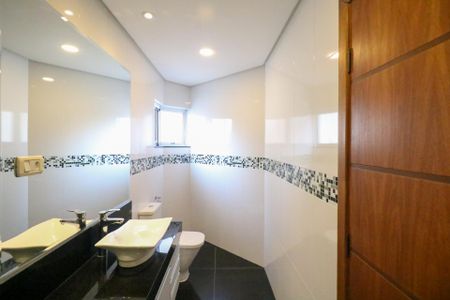 Casa à venda com 383m², 4 quartos e 5 vagasBanheiro da Suíte 1