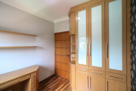 Casa à venda com 383m², 4 quartos e 5 vagasEscritório