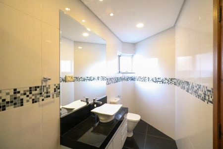 Casa à venda com 383m², 4 quartos e 5 vagasBanheiro da Suíte 1