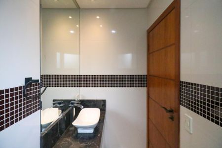 Casa à venda com 383m², 4 quartos e 5 vagasLavabo