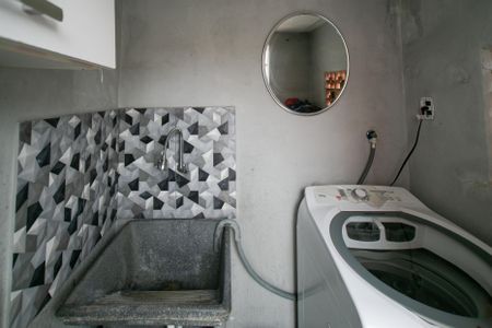 Casa à venda com 102m², 2 quartos e 1 vagaÁrea de Serviço