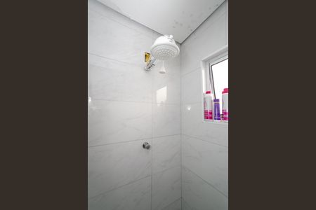 Casa à venda com 102m², 2 quartos e 1 vagaBanheiro