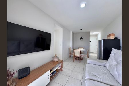 Apartamento à venda com 81m², 2 quartos e 1 vaga Apartamento à venda com 81m², 2 quartos e 1 vagaSala