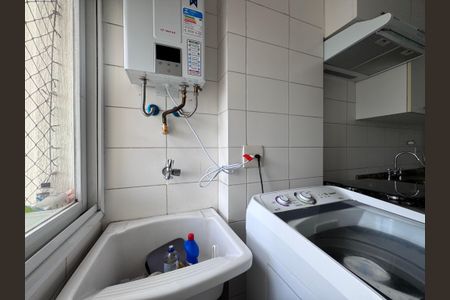 Apartamento à venda com 81m², 2 quartos e 1 vaga Apartamento à venda com 81m², 2 quartos e 1 vagaCozinha e Área de Serviço