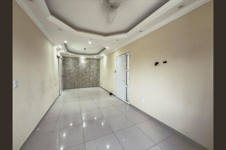 Sala de casa à venda com 3 quartos, 150m² em Irajá, Rio de Janeiro