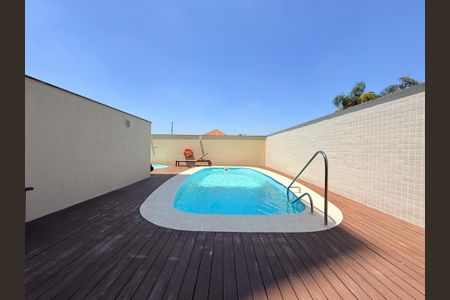 Apartamento à venda com 80m², 3 quartos e 2 vagasÁrea comum - Piscina