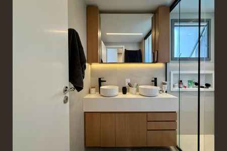 Apartamento à venda com 100m², 2 quartos e 2 vagas Apartamento à venda com 100m², 2 quartos e 2 vagasBanheiro Suíte 1