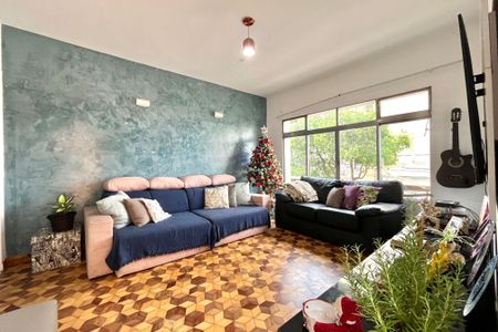 Sala de casa para alugar com 3 quartos, 286m² em Jardim Itacolomi, São Paulo