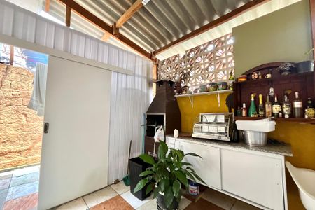 Casa à venda com 286m², 3 quartos e 4 vagasChurrasqueira