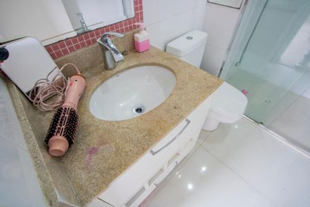 Apartamento à venda com 86m², 2 quartos e 2 vagasBanheiro do quarto 2