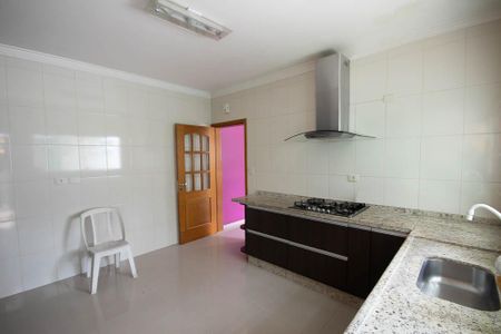 Casa à venda com 111m², 3 quartos e 3 vagasCozinha - Armários
