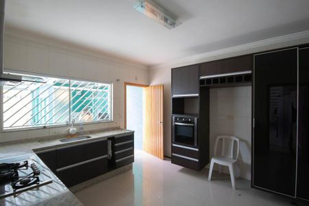 Casa à venda com 111m², 3 quartos e 3 vagasCozinha - Armários