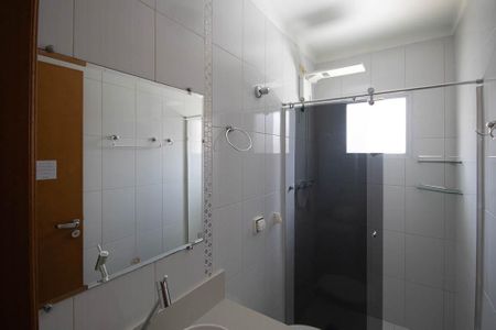 Casa à venda com 111m², 3 quartos e 3 vagasBanheiro 2
