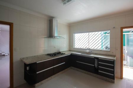 Casa à venda com 111m², 3 quartos e 3 vagasCozinha - Armários