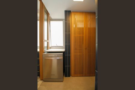 Apartamento à venda com 97m², 2 quartos e 1 vagaÁrea de Serviço